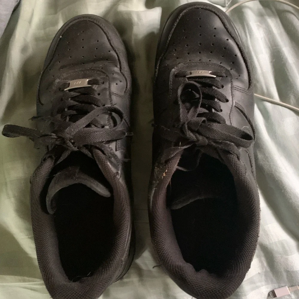 Black Air force ones - Picture 2 of 2